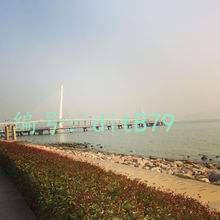 츲